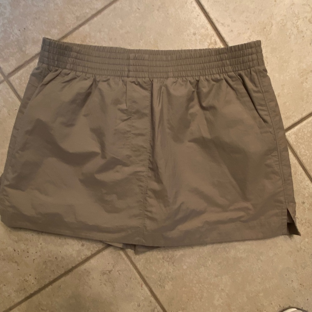 Lululemon skirt in tan windbreaker fabric